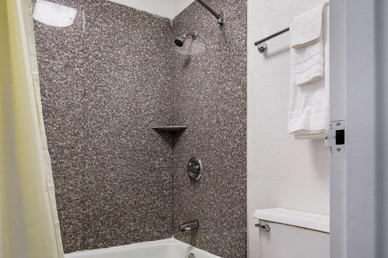 Econo Lodge Asheboro Buitenkant foto